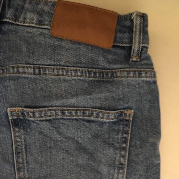 Denim Raw Edge Shorts - Picture 5 of 6